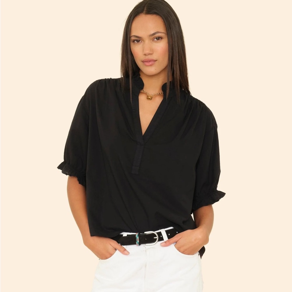 Xirena Black Cam Top Size Small S Like New Ruffle Short Sleeve Blouse